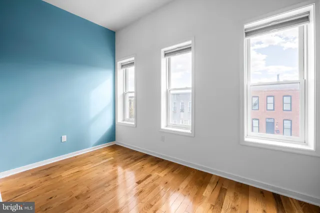 a view of empty room with window