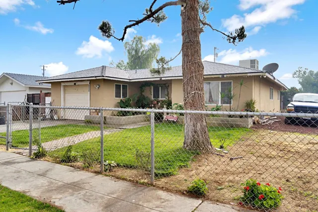 $269,000 | 1007 West Woodward Avenue, Fresno, CA 93706