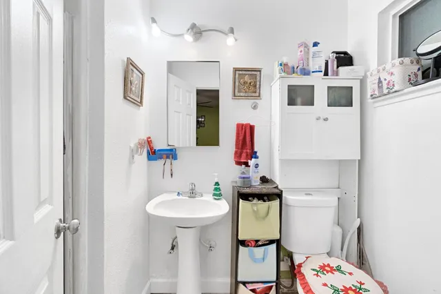 $269,000 | 1007 West Woodward Avenue, Fresno, CA 93706