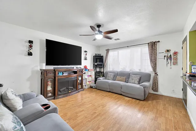 $269,000 | 1007 West Woodward Avenue, Fresno, CA 93706