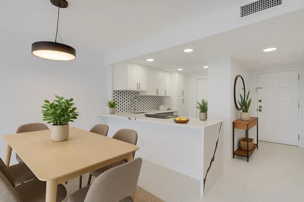 $2,100 | 3050 North Palm Aire Drive, Unit 505, Pompano Beach, FL 33069