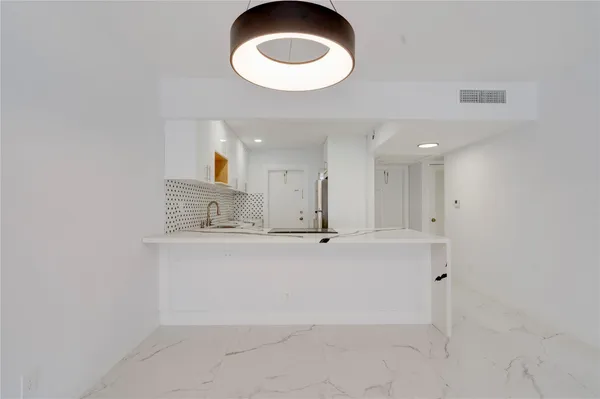 $2,100 | 3050 North Palm Aire Drive, Unit 505, Pompano Beach, FL 33069