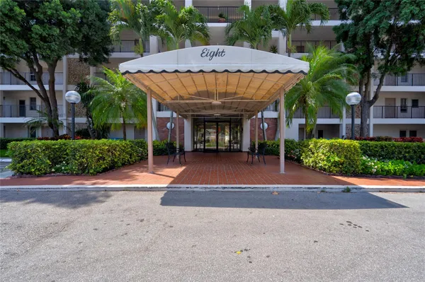 $2,100 | 3050 North Palm Aire Drive, Unit 505, Pompano Beach, FL 33069
