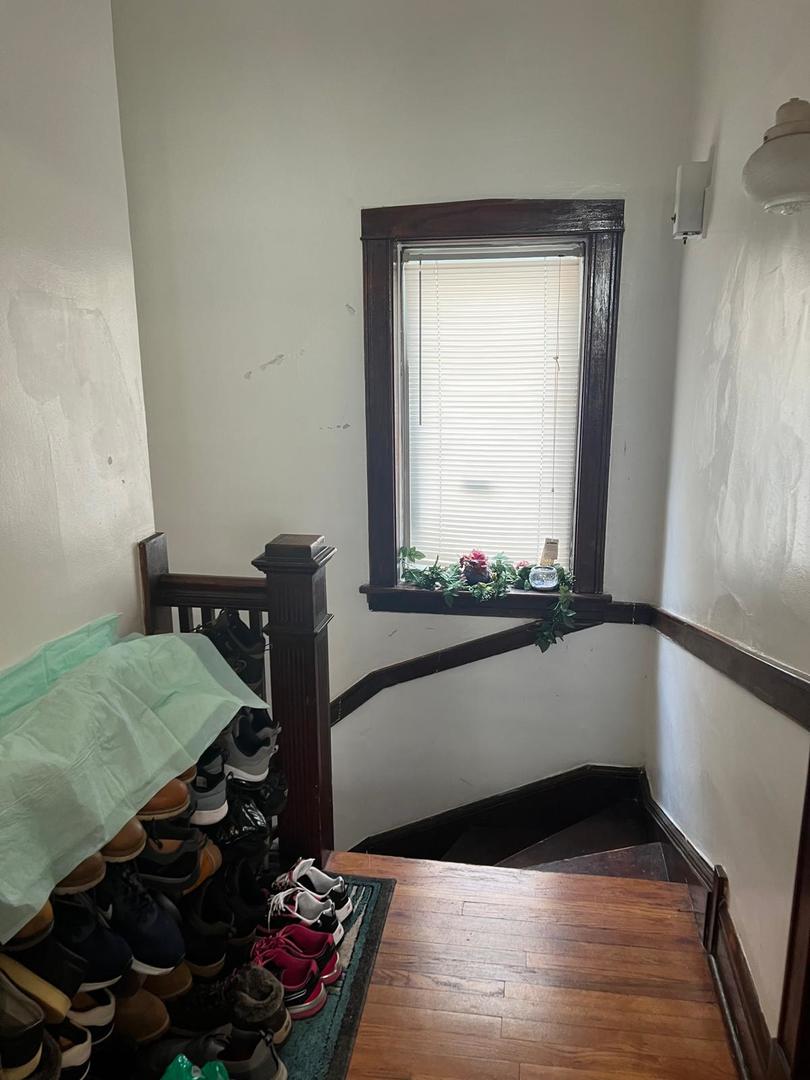 1033 North Ridgeway Avenue Chicago, IL 60651 - Photo 12 of 15 Gallery Image 12