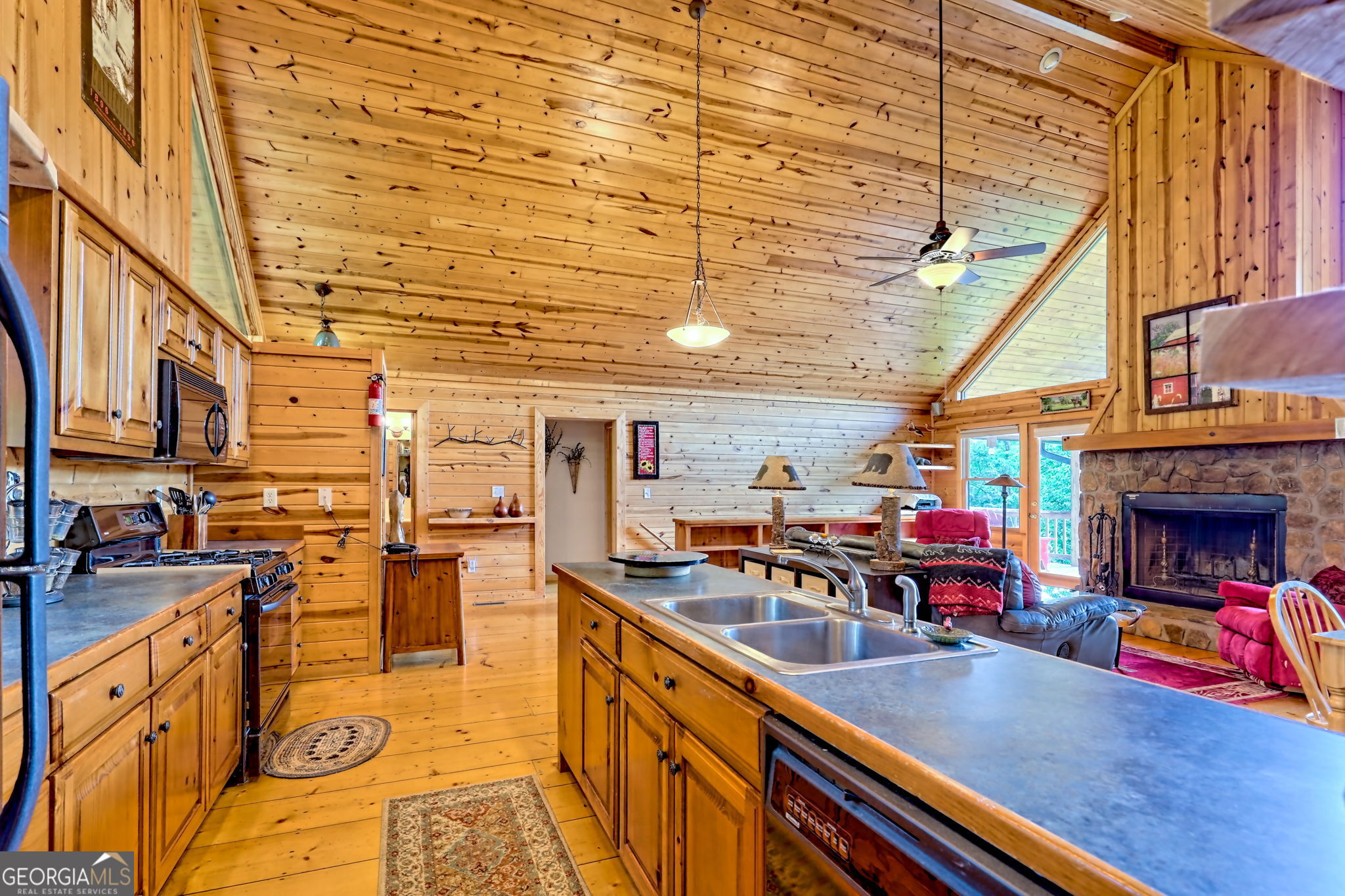 331 Black Bear Den Road Clayton, GA 30525 - Photo 14 of 42