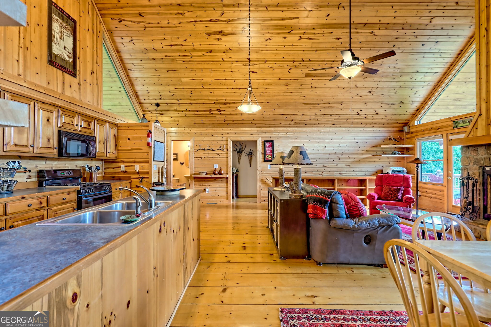 331 Black Bear Den Road Clayton, GA 30525 - Photo 10 of 42