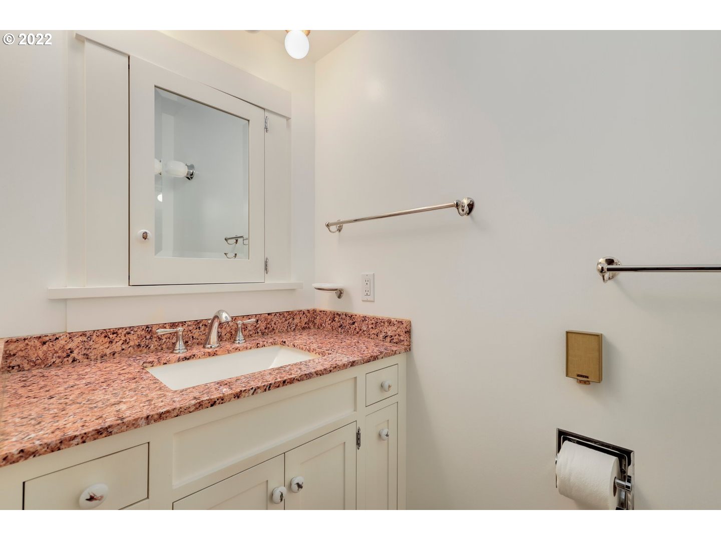 6802 Southwest 33rd Place Portland, OR 97219 - Photo 16 of 29 Gallery Image 16