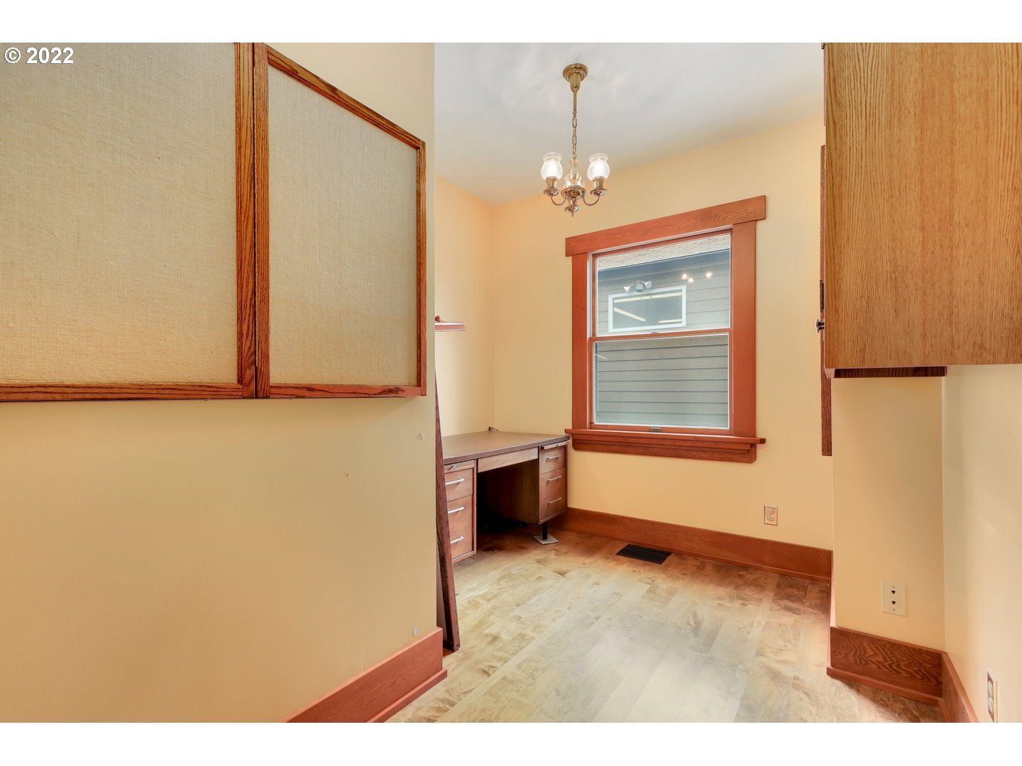 6802 Southwest 33rd Place Portland, OR 97219 - Photo 6 of 29 Gallery Image 6