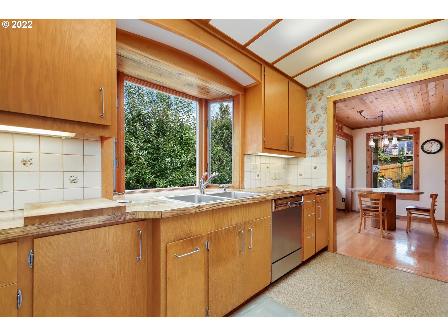 6802 Southwest 33rd Place Portland, OR 97219 - Photo 9 of 29 Gallery Image 9