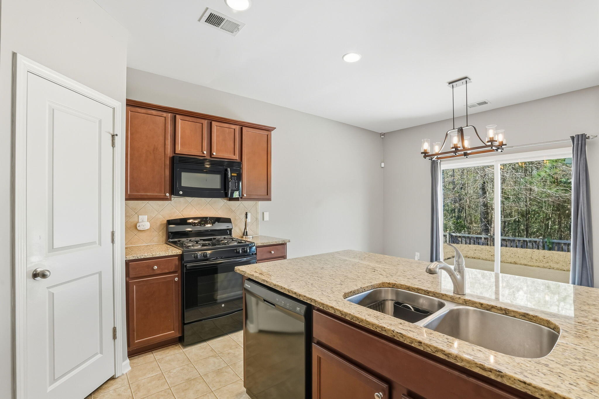 3720 Blackjack Road Ladson, SC 29456 - Photo 12 of 26 12-web-or-mls-010_DSC05557