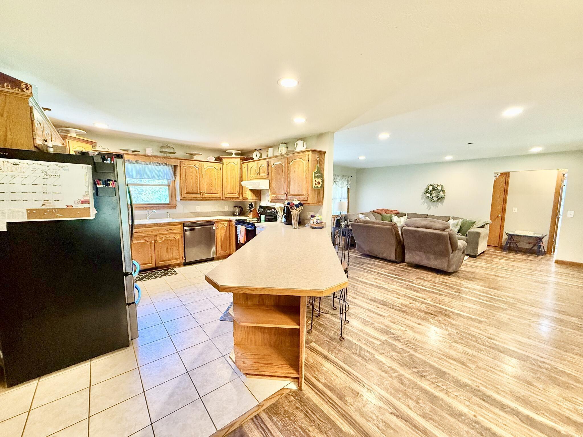 15596 Carson Road Mount Vernon, OH 43050 - Photo 13 of 45 11
