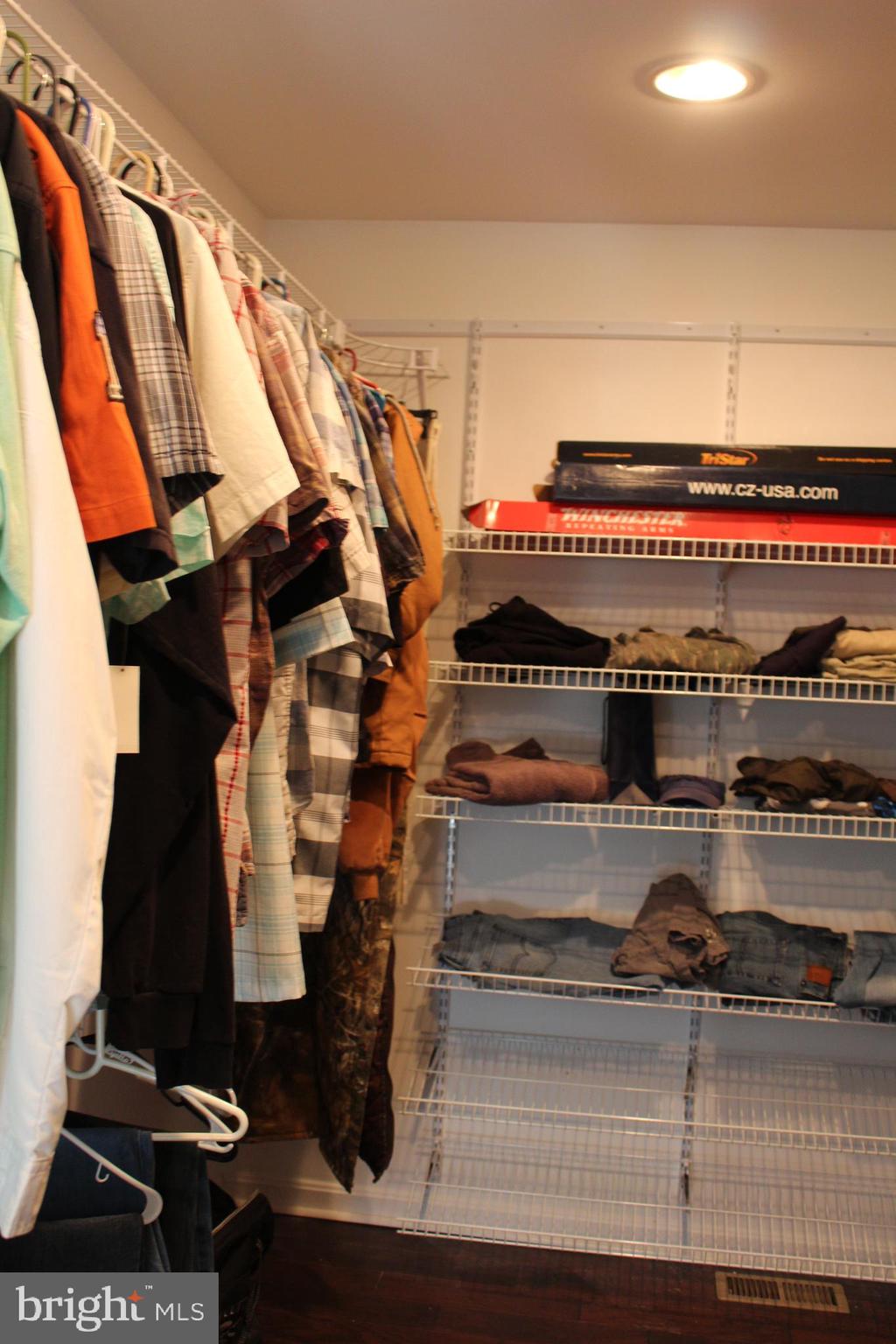 26329 Old Mill Road Unionville, VA 22567 - Photo 19 of 64 Master Walk In closet