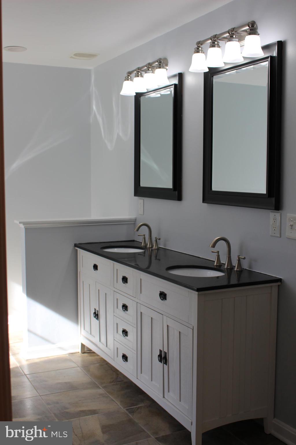 26329 Old Mill Road Unionville, VA 22567 - Photo 23 of 64 Master Bath #2