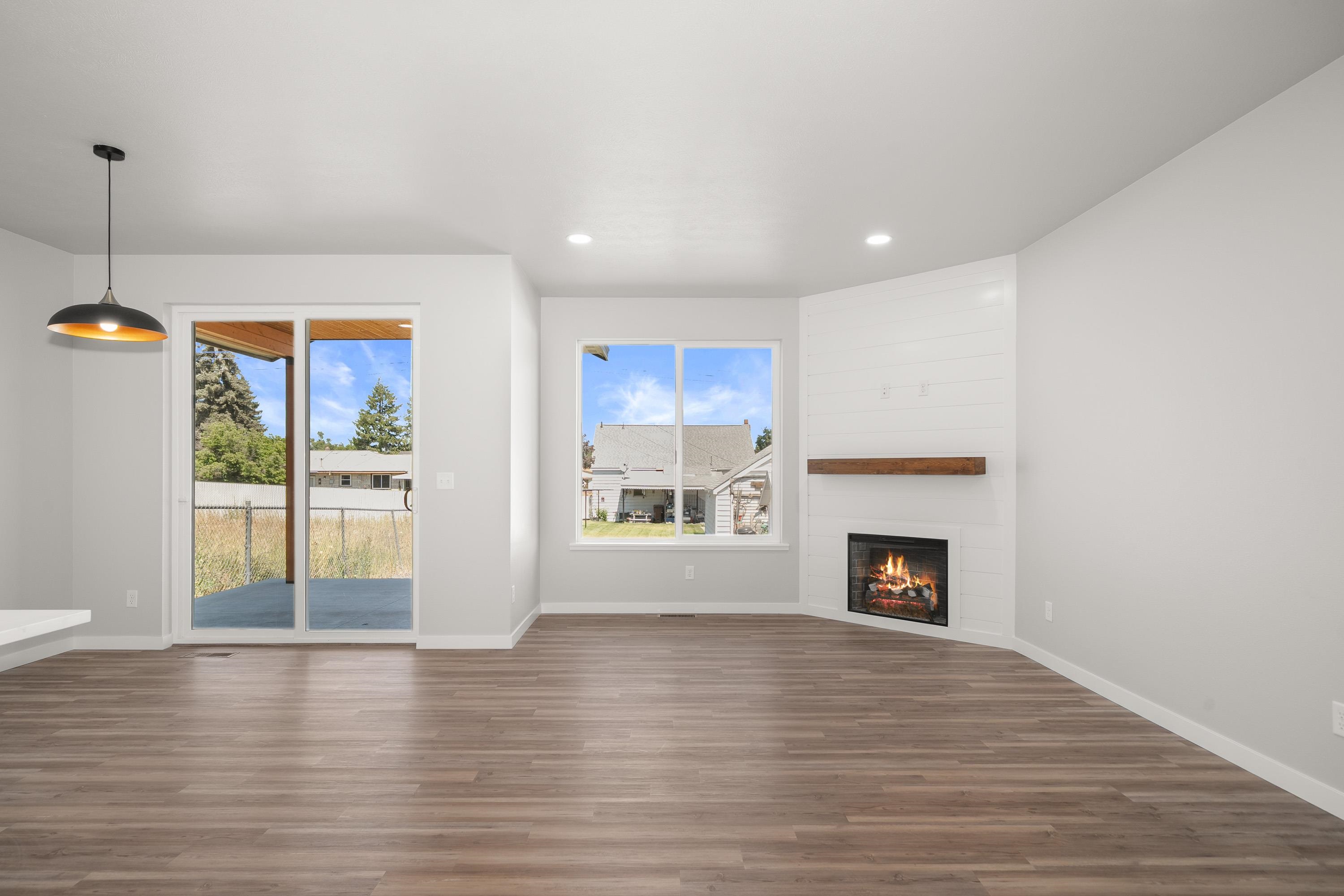 2011 East Longfellow Avenue Spokane, WA 99207 - Photo 6 of 40