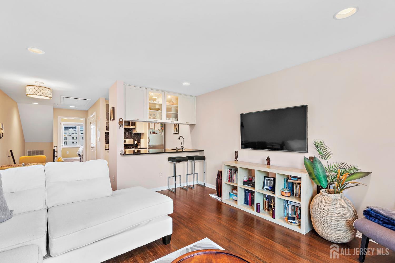 456 9th Street, Unit 34 Hoboken, NJ 07030 - Photo 3 of 18