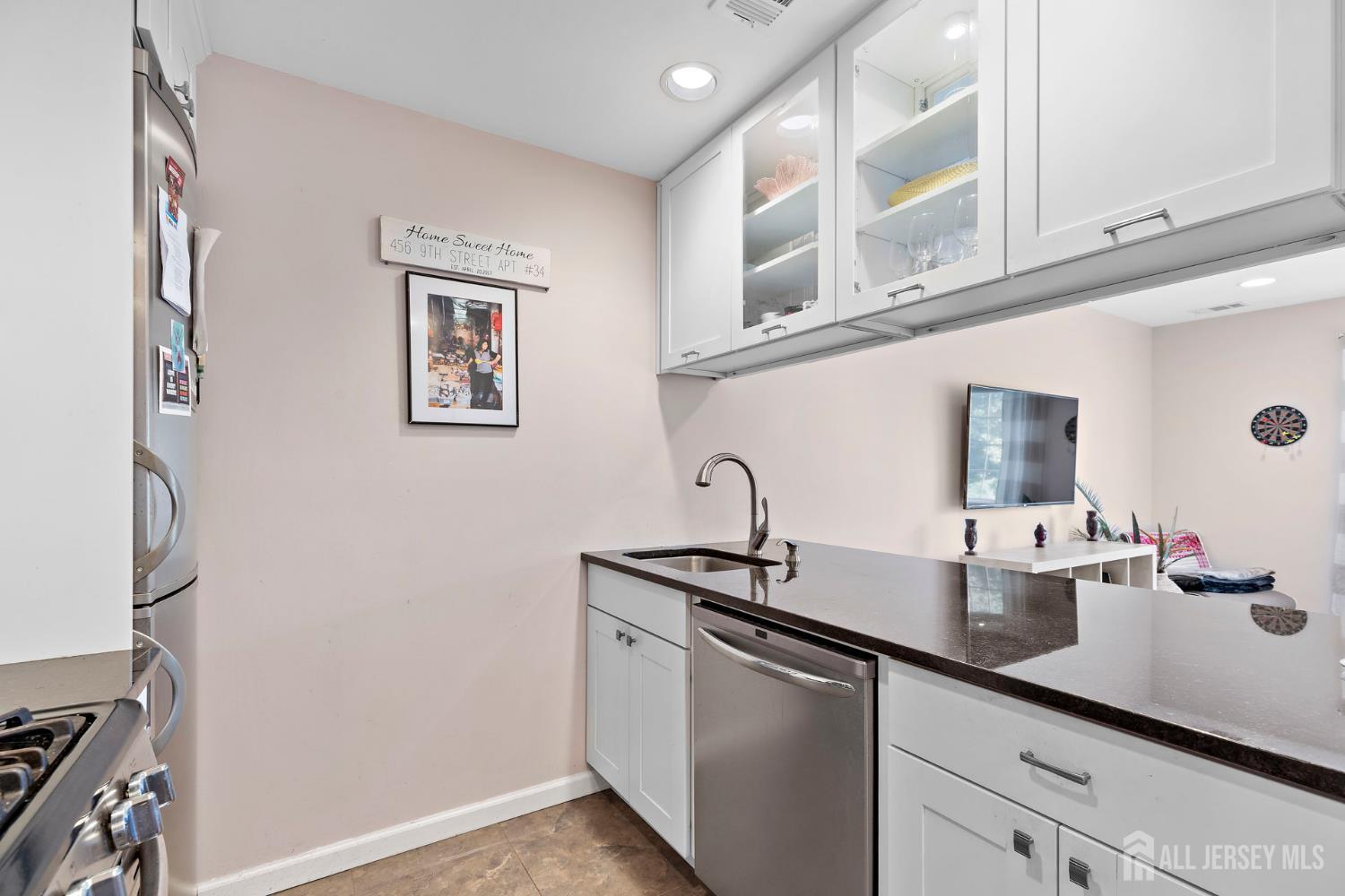 456 9th Street, Unit 34 Hoboken, NJ 07030 - Photo 9 of 18