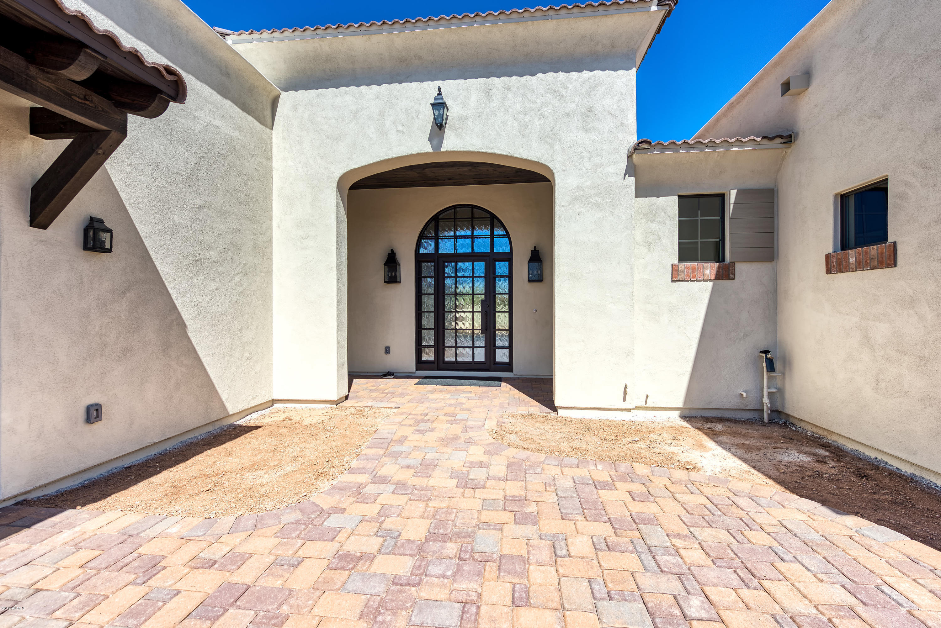 19004 East Picacho Road Rio Verde, AZ 85263 - Photo 4 of 36 002_Front Coutyard