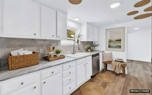 $333,500 | 530 Southeast 2nd Street, Grand Prairie, TX 75051