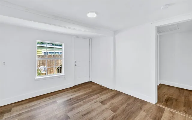 $333,500 | 530 Southeast 2nd Street, Grand Prairie, TX 75051