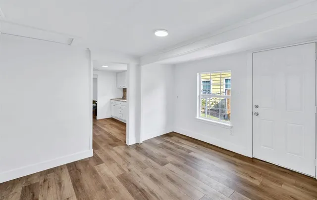 $333,500 | 530 Southeast 2nd Street, Grand Prairie, TX 75051