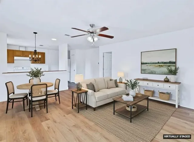 $333,500 | 530 Southeast 2nd Street, Grand Prairie, TX 75051