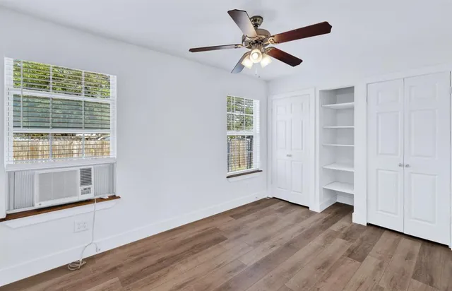 $333,500 | 530 Southeast 2nd Street, Grand Prairie, TX 75051