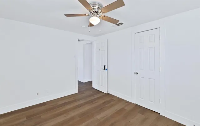 $333,500 | 530 Southeast 2nd Street, Grand Prairie, TX 75051