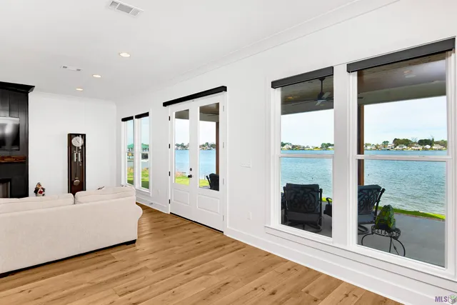 $930,000 | 9937 Island Road, Ventress, LA 70783