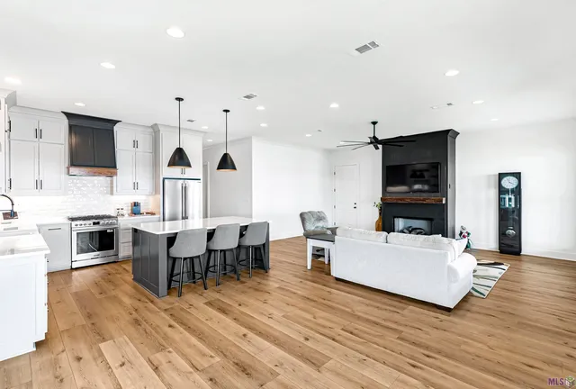 $930,000 | 9937 Island Road, Ventress, LA 70783