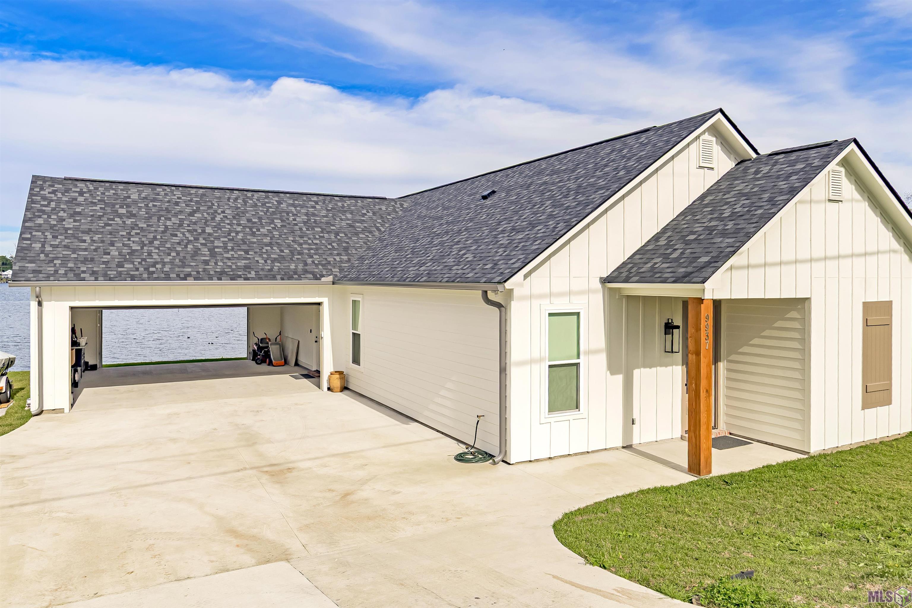 9937 Island Road Ventress, LA 70783 - Photo 2 of 34