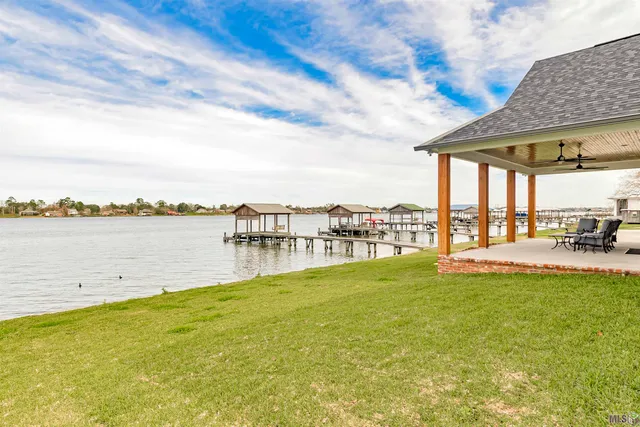 $930,000 | 9937 Island Road, Ventress, LA 70783
