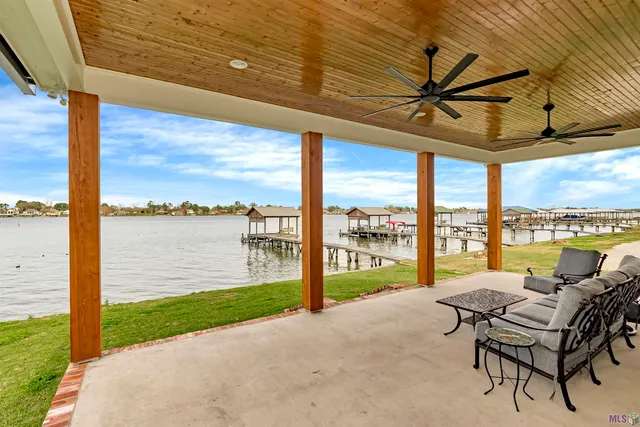 $930,000 | 9937 Island Road, Ventress, LA 70783