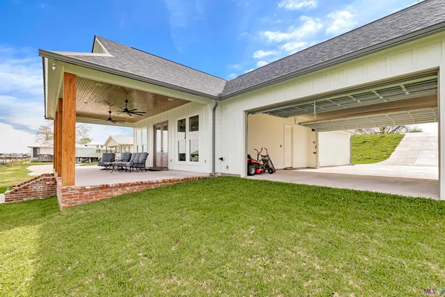 $930,000 | 9937 Island Road, Ventress, LA 70783