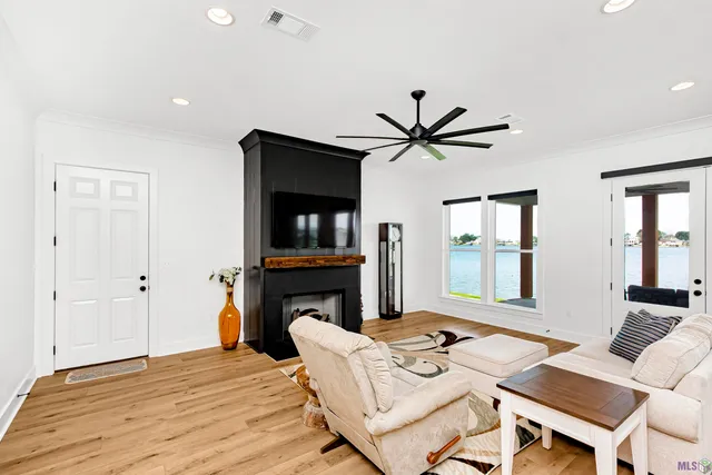 $930,000 | 9937 Island Road, Ventress, LA 70783