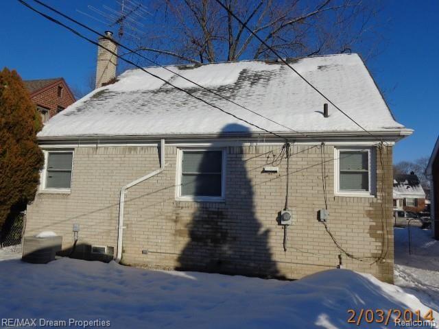 136 Amherst Street Inkster, MI 48141 - Photo 7 of 23 136 amherst (9).jpg