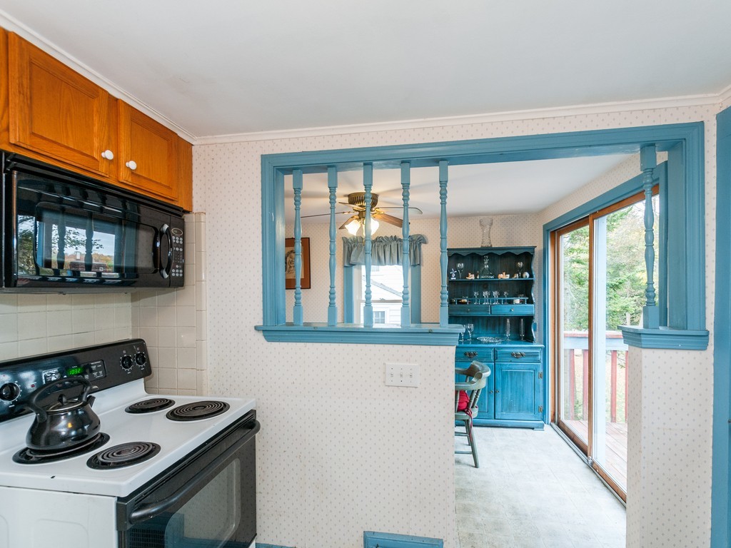 248 Beal Road Waltham, MA 02453 - Photo 6 of 28 Gallery Image 6