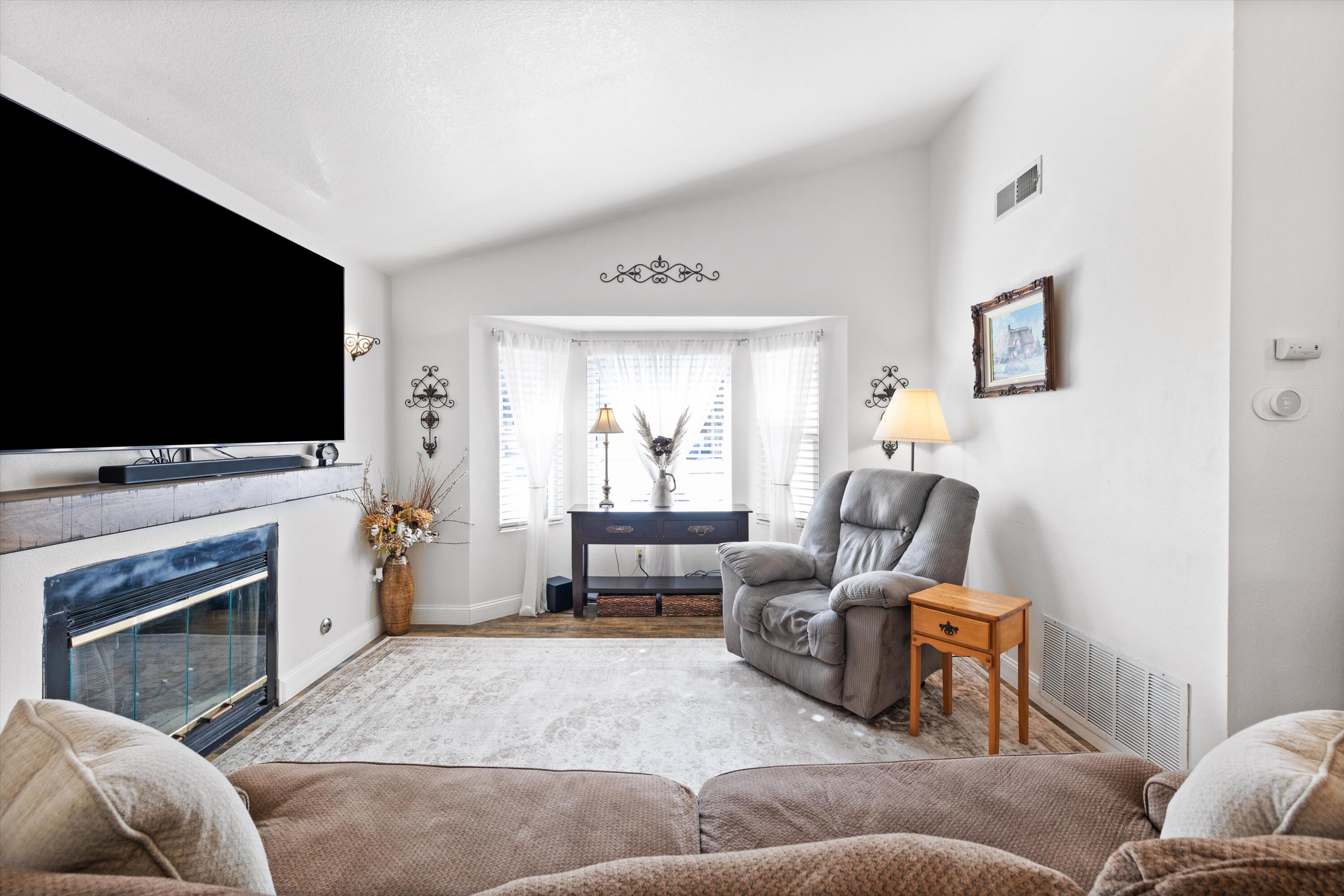 28475 Victoria Road Castaic, CA 91384 - Photo 8 of 39 05-C59A0232