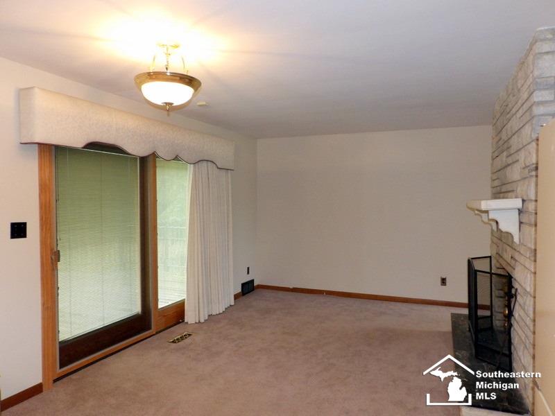 26215 Allen Road Woodhaven, MI 48183 - Photo 16 of 38