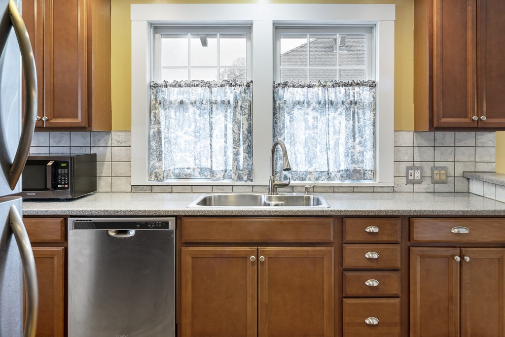 10-12 Upland Road, Unit 2 Belmont, MA 02478 - Photo 12 of 31 Gallery Image 12