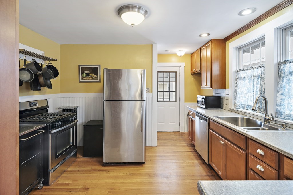 10-12 Upland Road, Unit 2 Belmont, MA 02478 - Photo 14 of 31 Gallery Image 14
