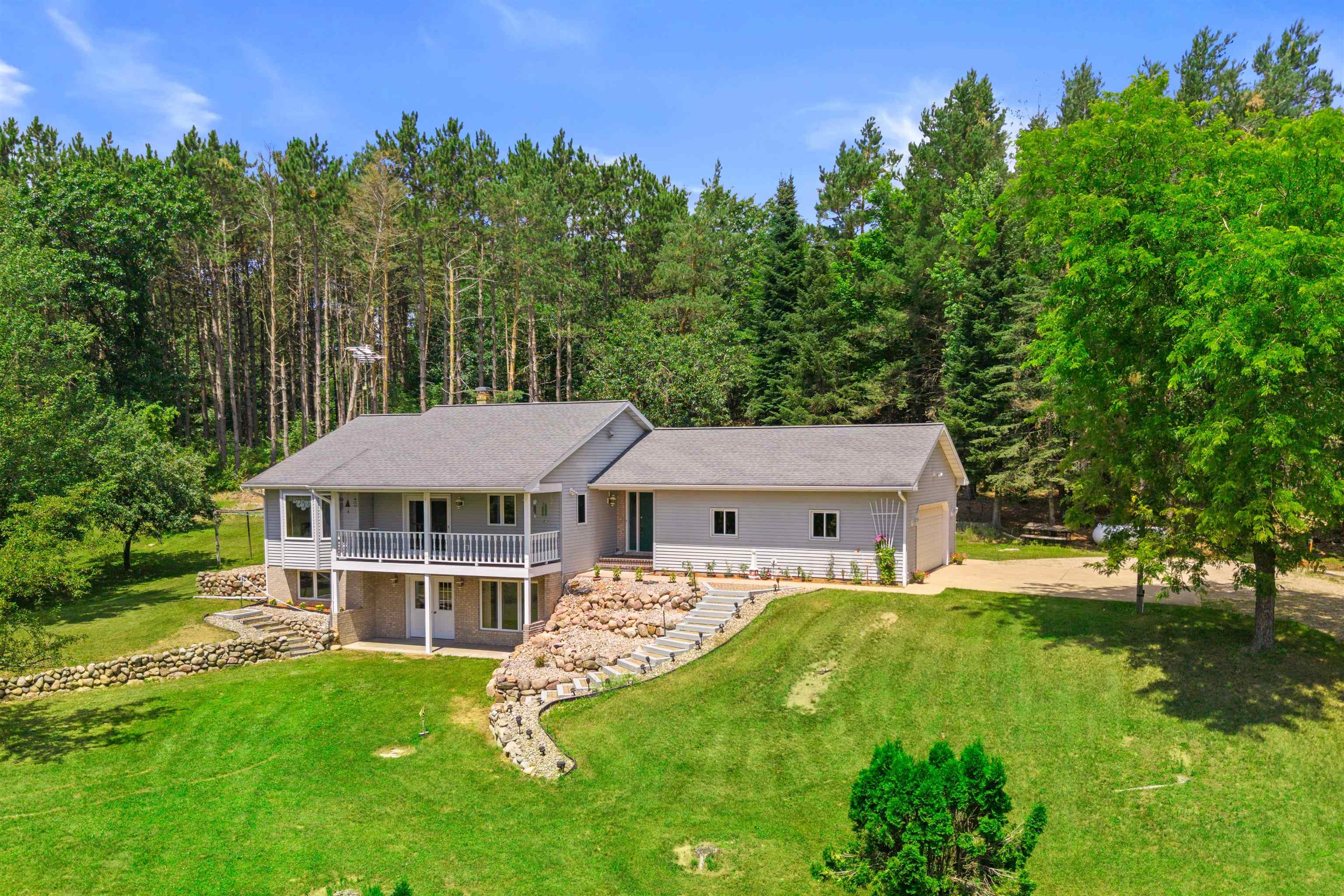 9834 River Road Amherst, WI 54406 - Photo 1 of 44