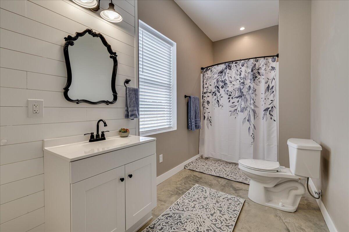 207 Bonnett Road Williston, SC 29853 - Photo 31 of 75 31