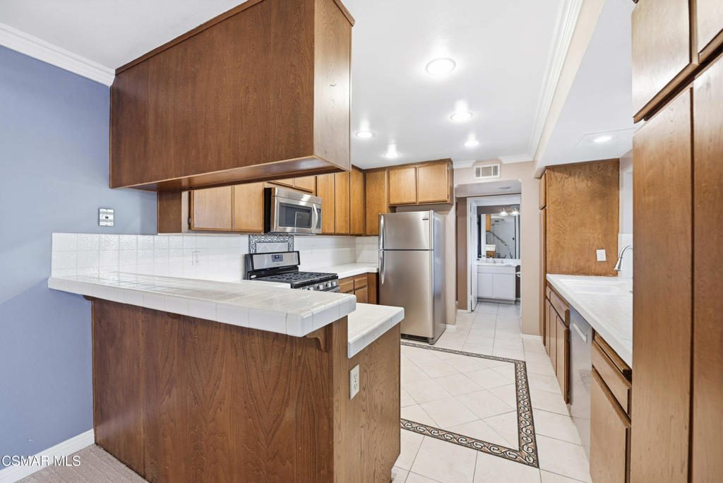 1114 Catlin Street, Unit A Simi Valley, CA 93065 - Photo 5 of 19