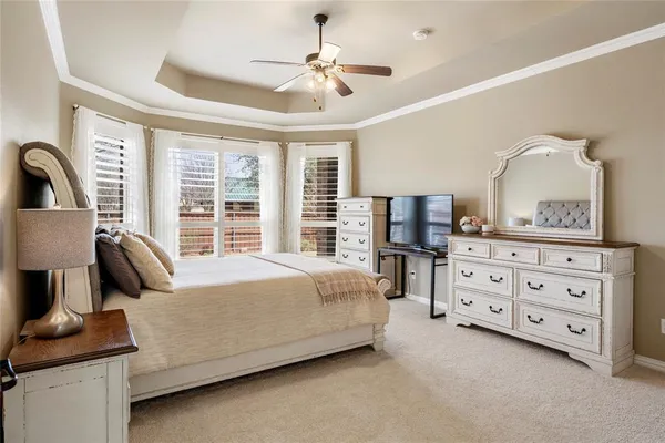 a view of a livingroom with furniture