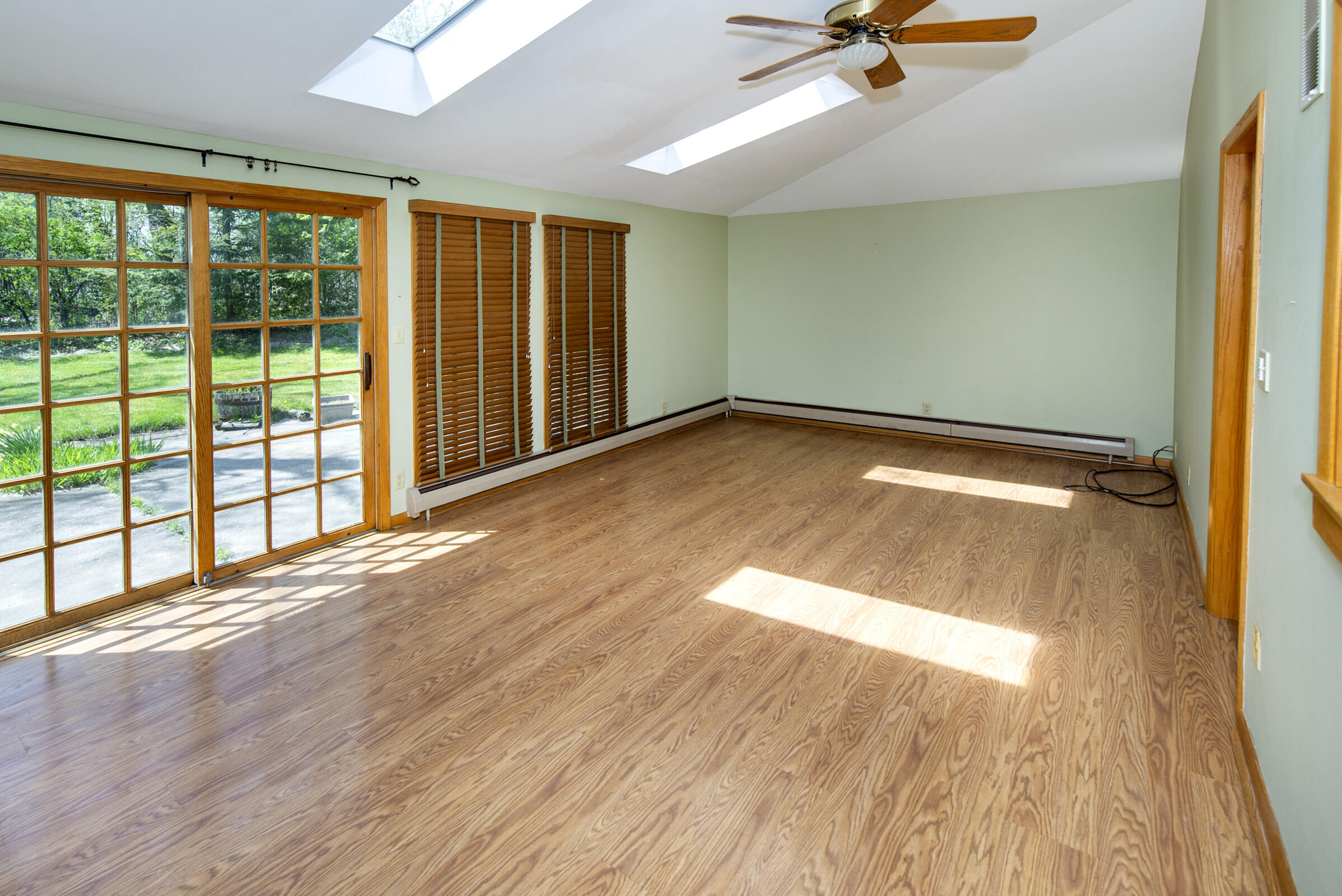 127 East Fox Dale Road Glendale, WI 53217 - Photo 15 of 79 Family Room
