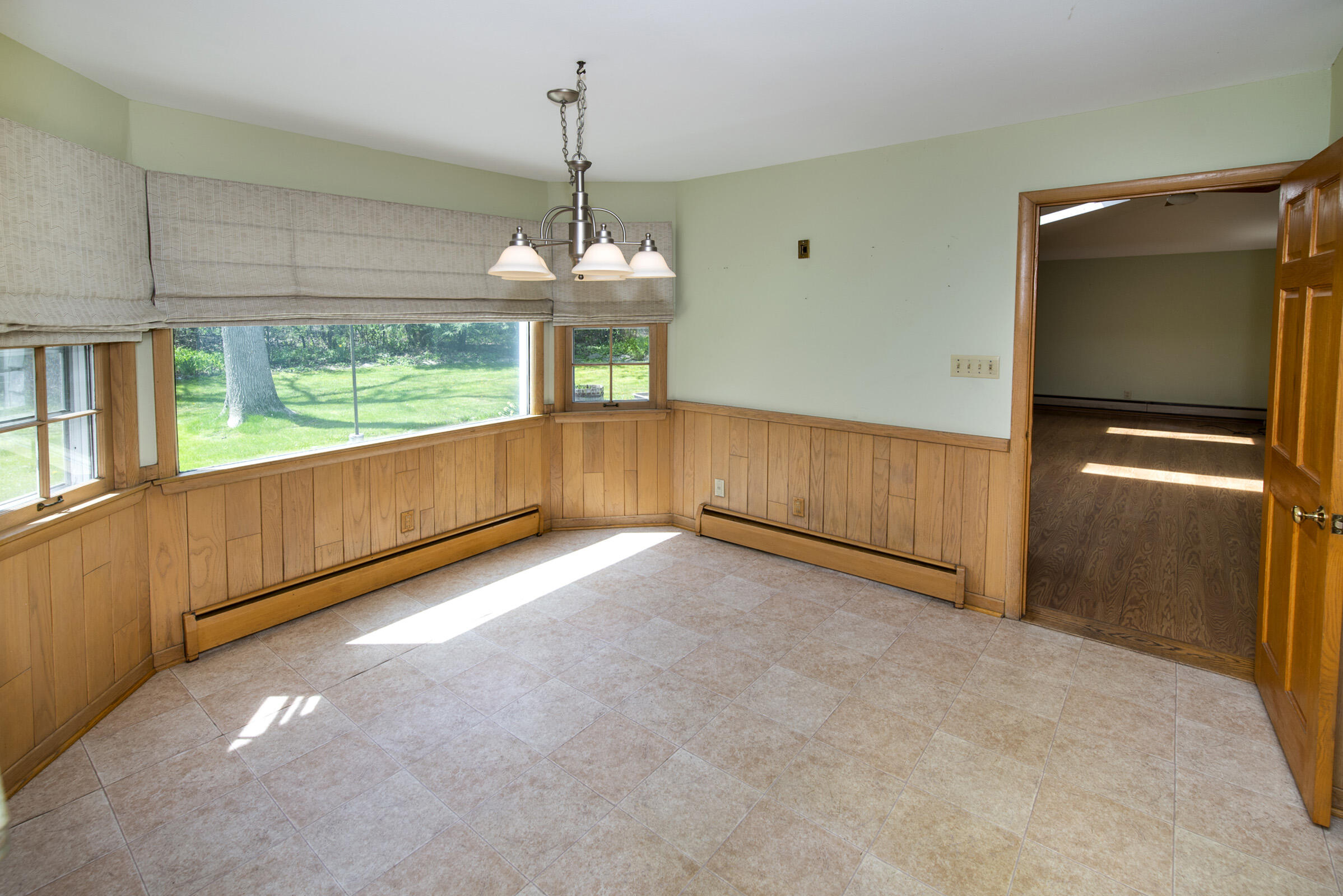 127 East Fox Dale Road Glendale, WI 53217 - Photo 27 of 79 Dinette