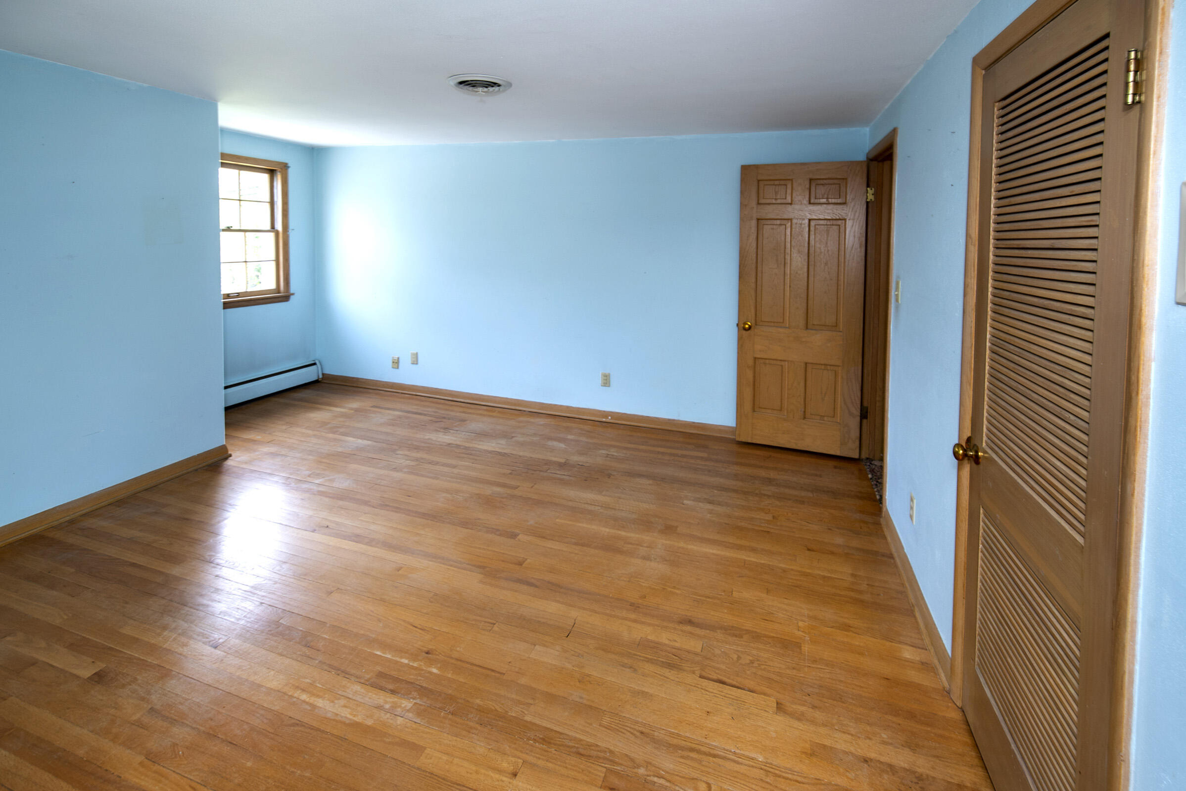 127 East Fox Dale Road Glendale, WI 53217 - Photo 37 of 79 Bedroom #2