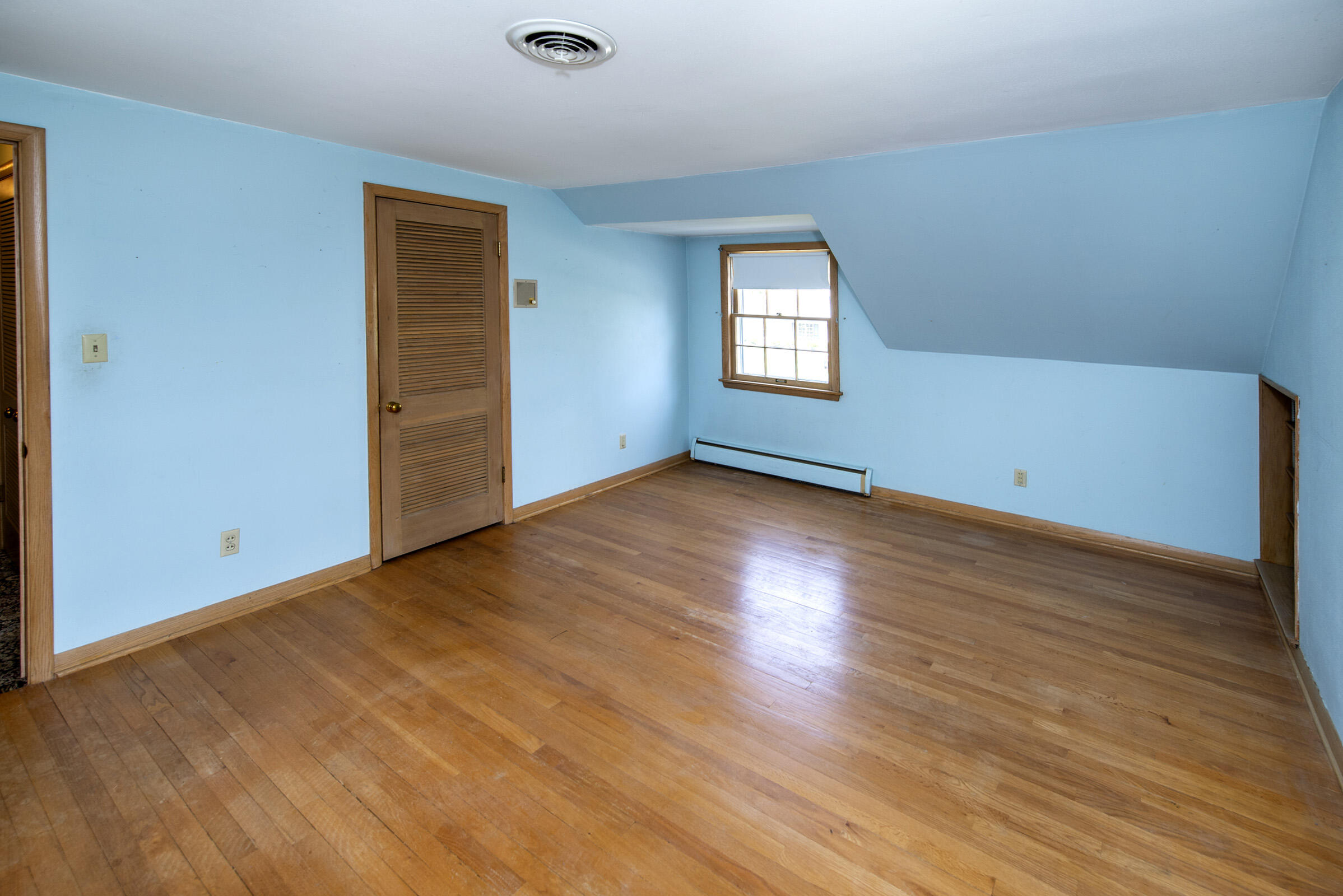 127 East Fox Dale Road Glendale, WI 53217 - Photo 38 of 79 Bedroom #2