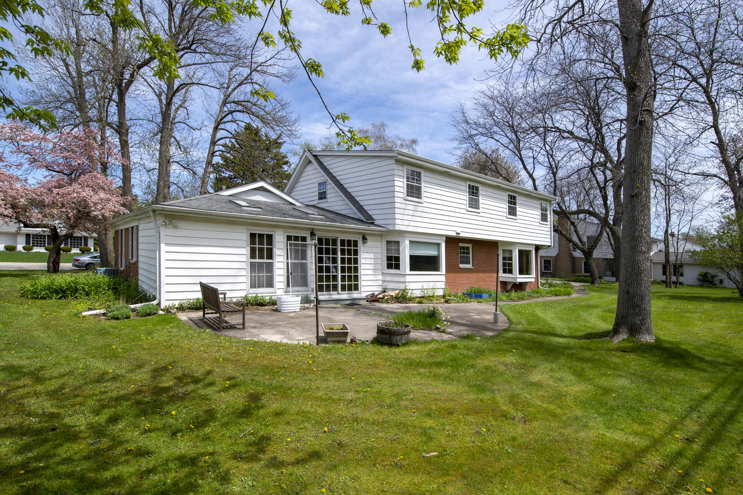 127 East Fox Dale Road Glendale, WI 53217 - Photo 6 of 79 Patio & Rear View