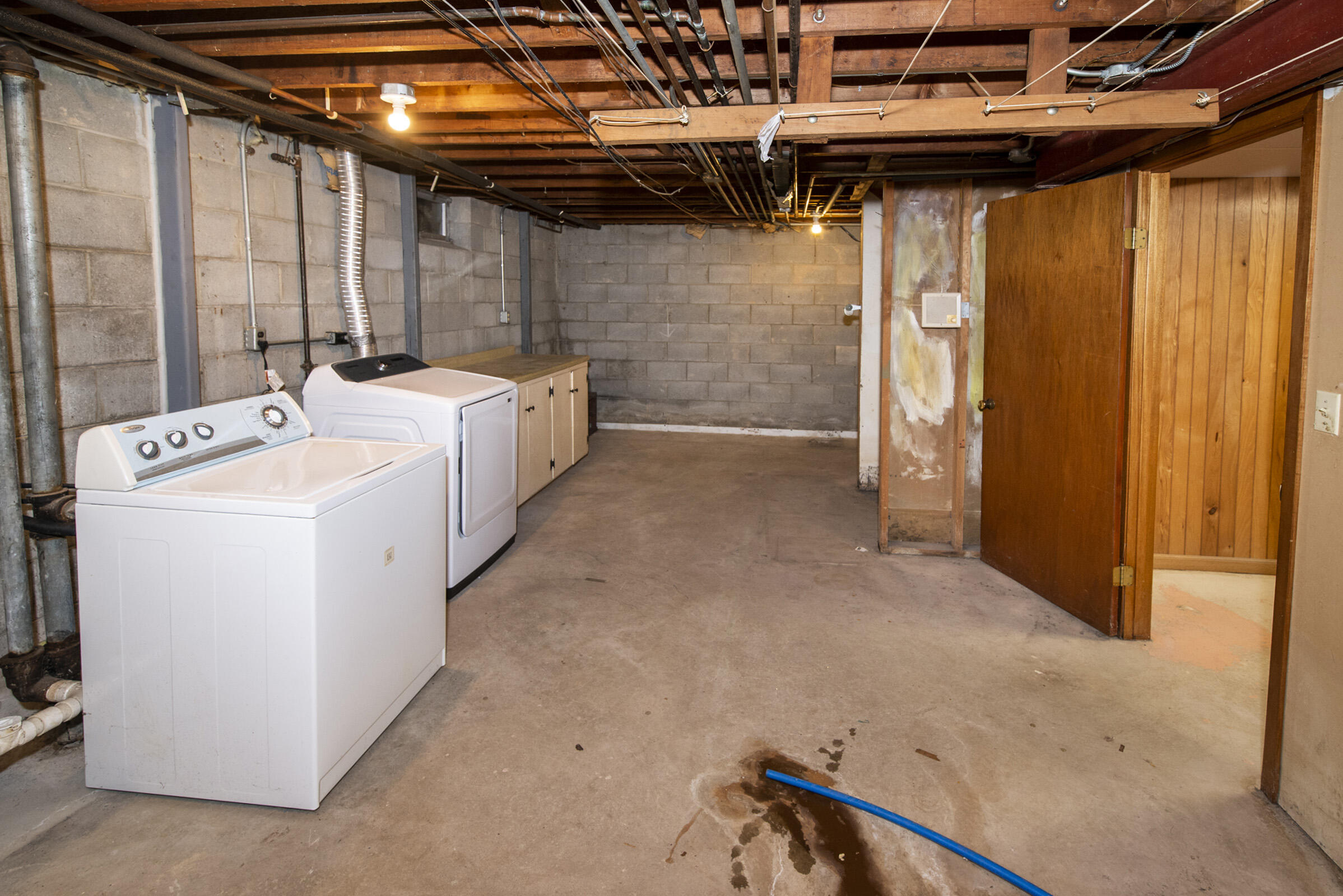 127 East Fox Dale Road Glendale, WI 53217 - Photo 64 of 79 Laundry & Storage